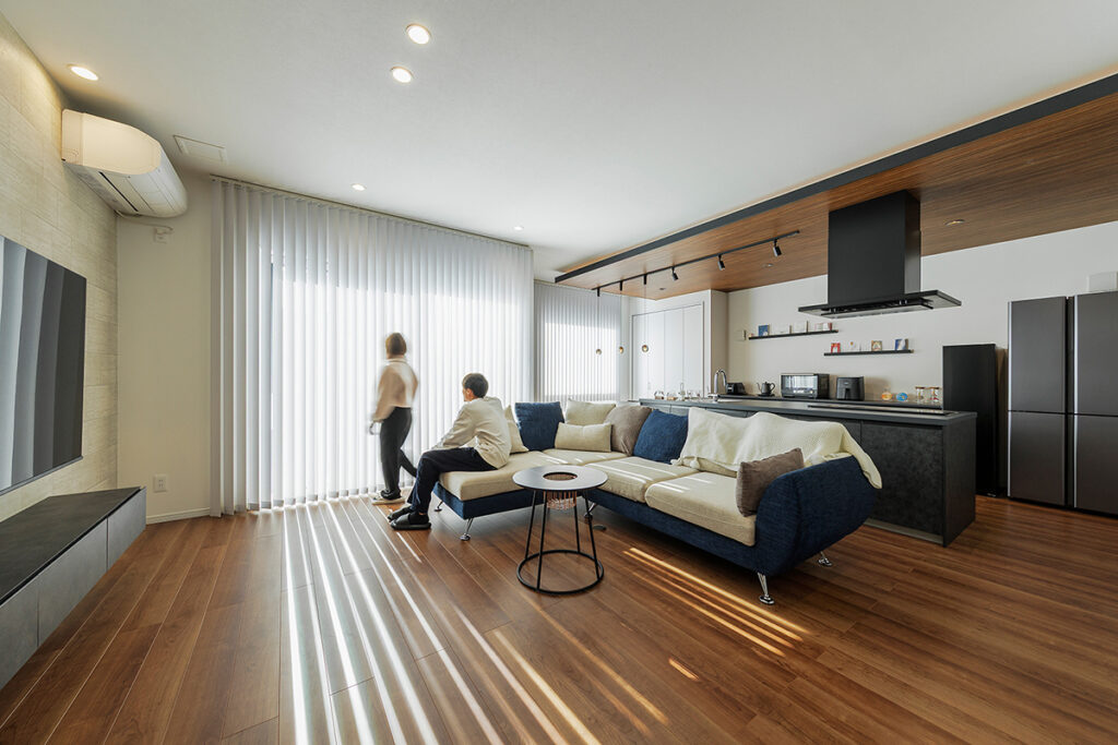 デザインと機能が両立した大人シックな家。夫婦の好みをカタチにした住まい